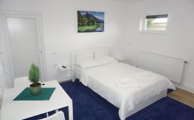 Casuta Bradulet - Aeroport Otopeni&Therme